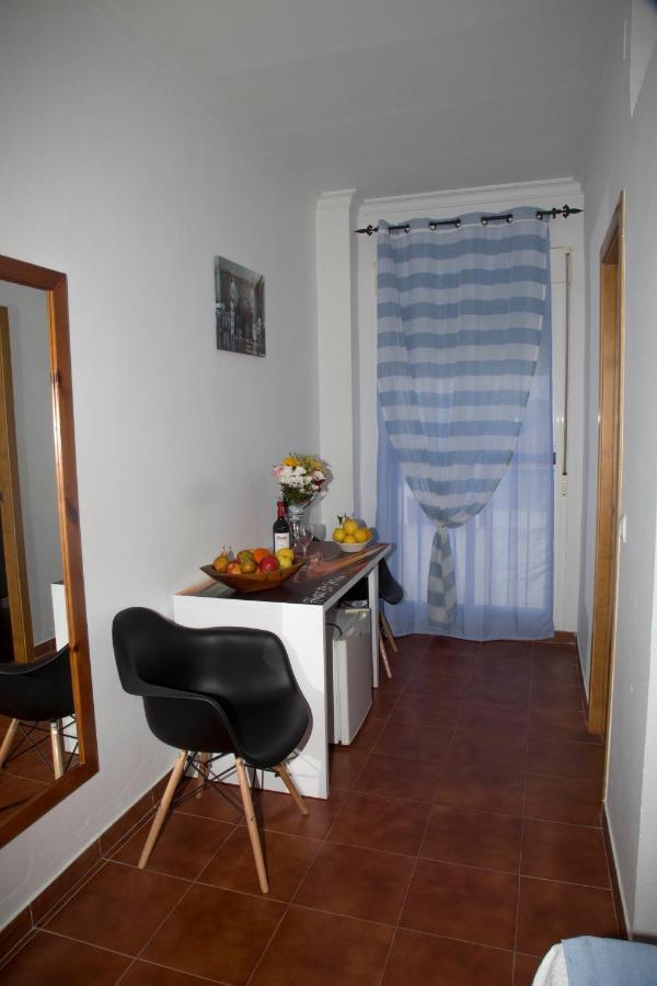 Hostal Cafeteria El Mero Zahora Bagian luar foto