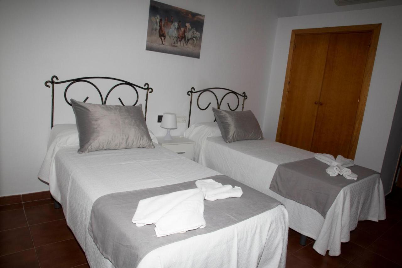 Hostal Cafeteria El Mero Zahora Bagian luar foto