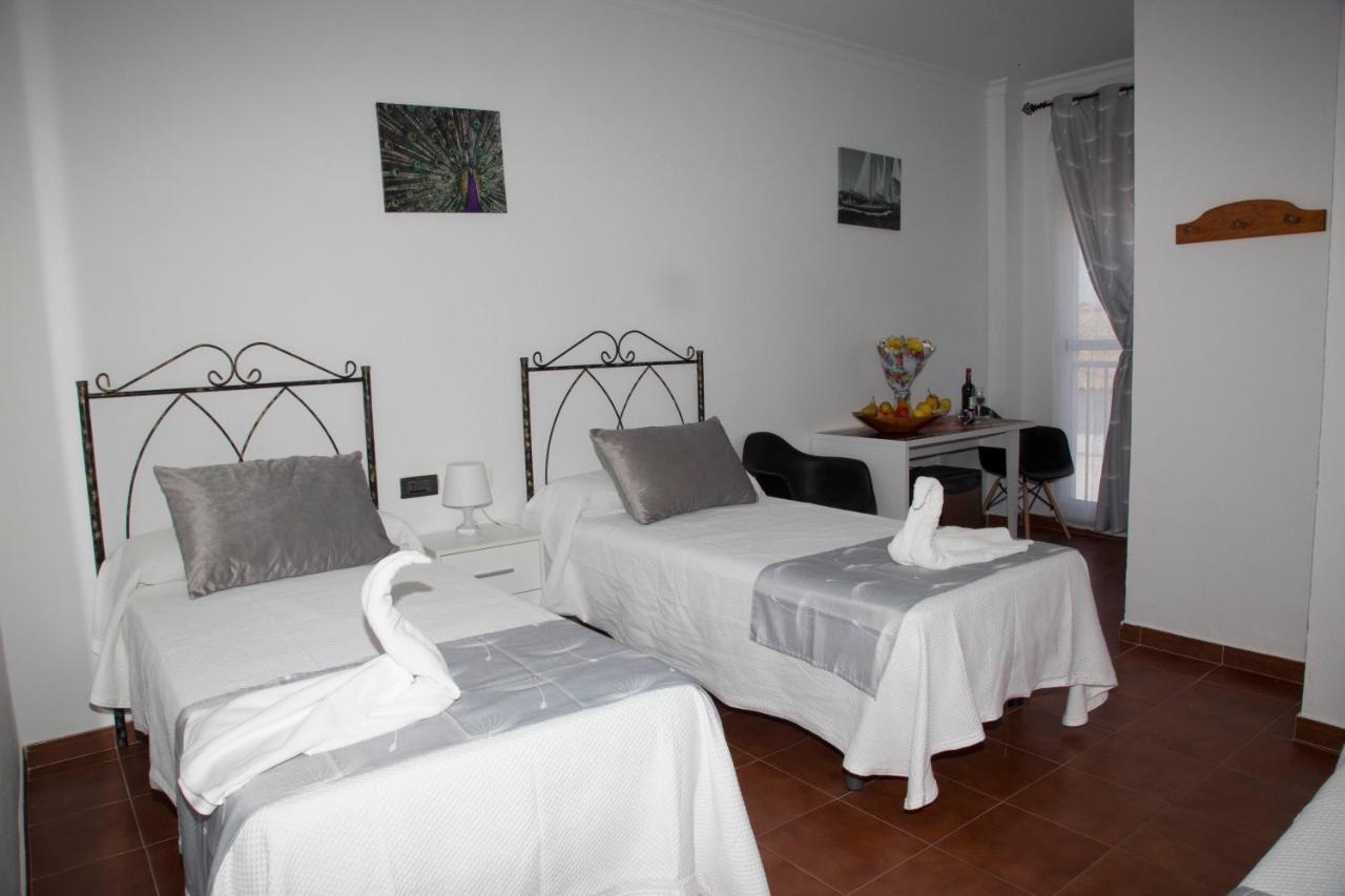 Hostal Cafeteria El Mero Zahora Bagian luar foto