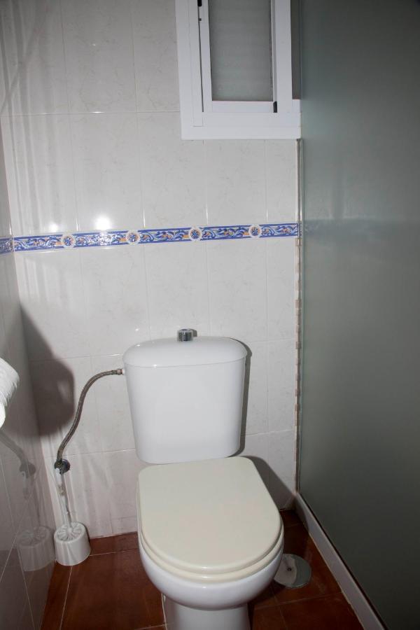 Hostal Cafeteria El Mero Zahora Bagian luar foto