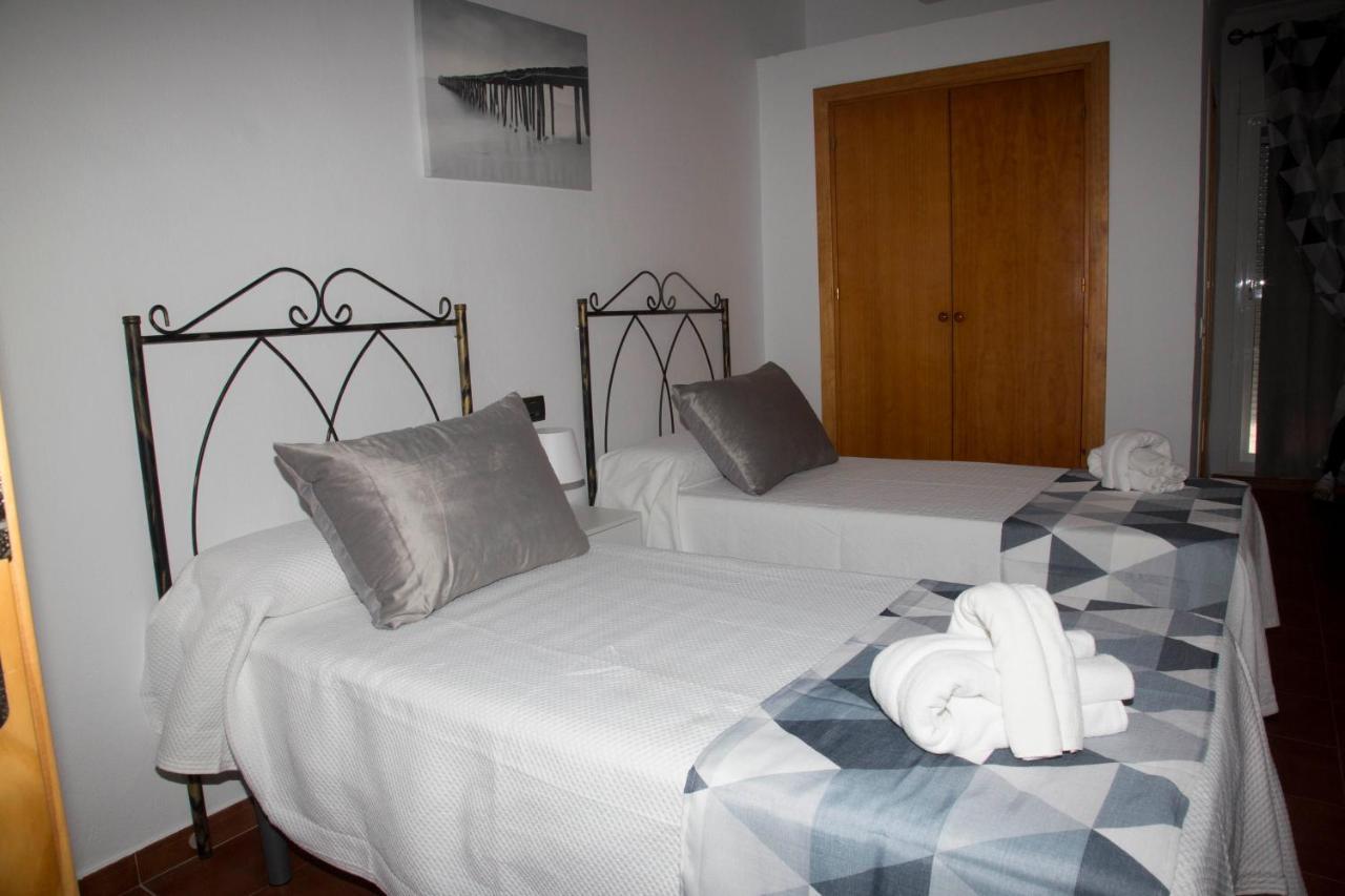 Hostal Cafeteria El Mero Zahora Bagian luar foto
