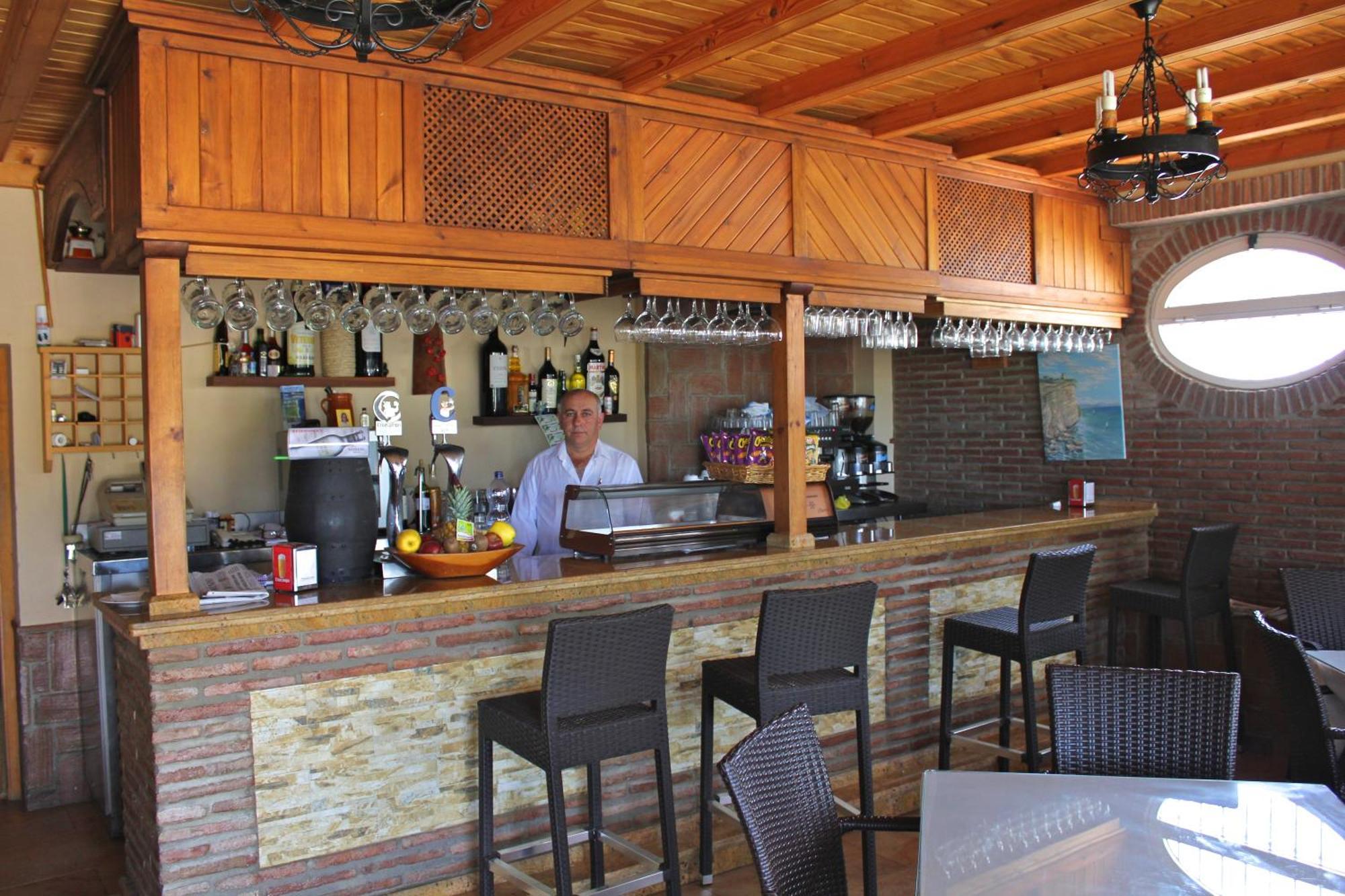 Hostal Cafeteria El Mero Zahora Bagian luar foto