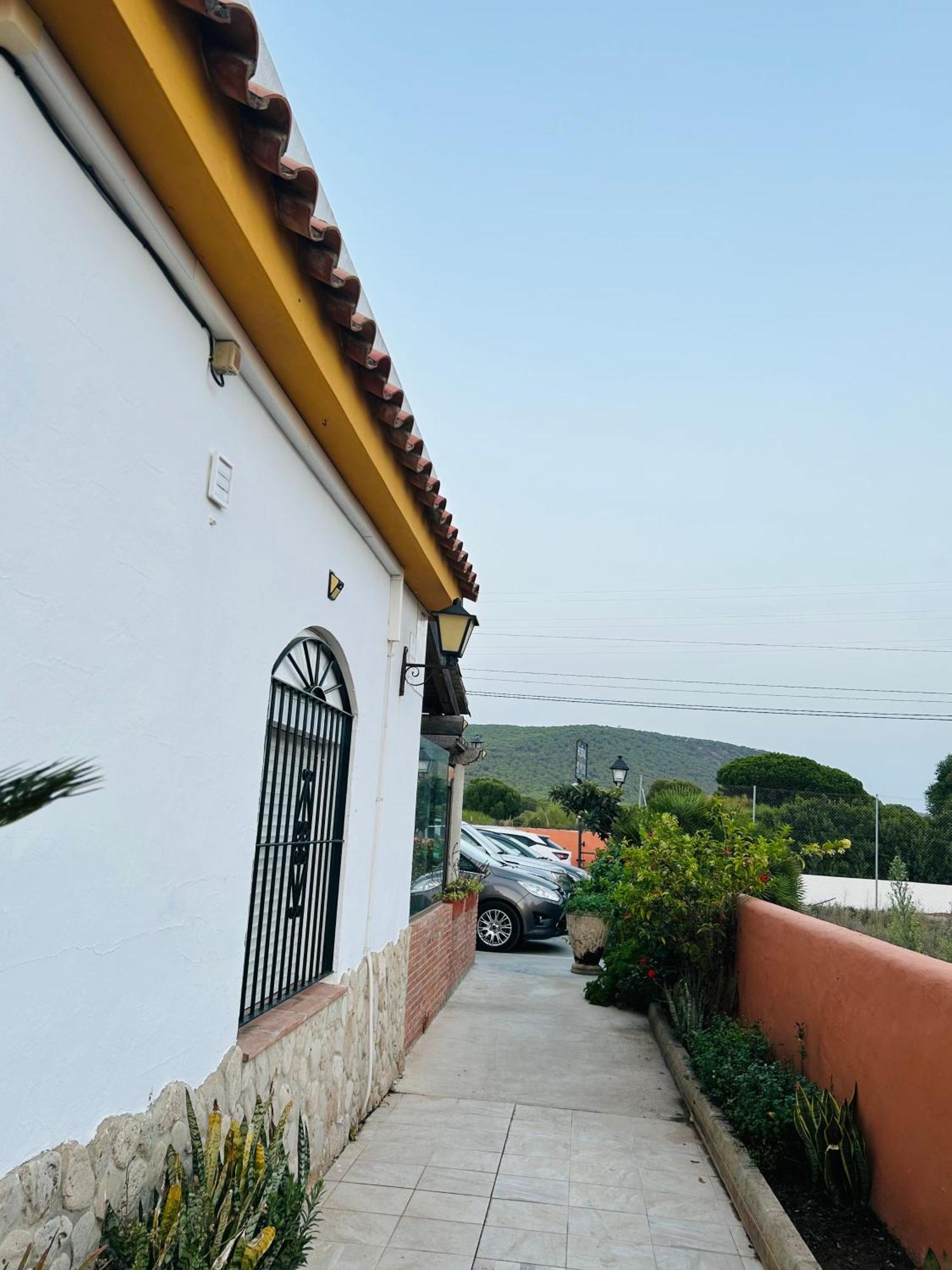 Hostal Cafeteria El Mero Zahora Bagian luar foto