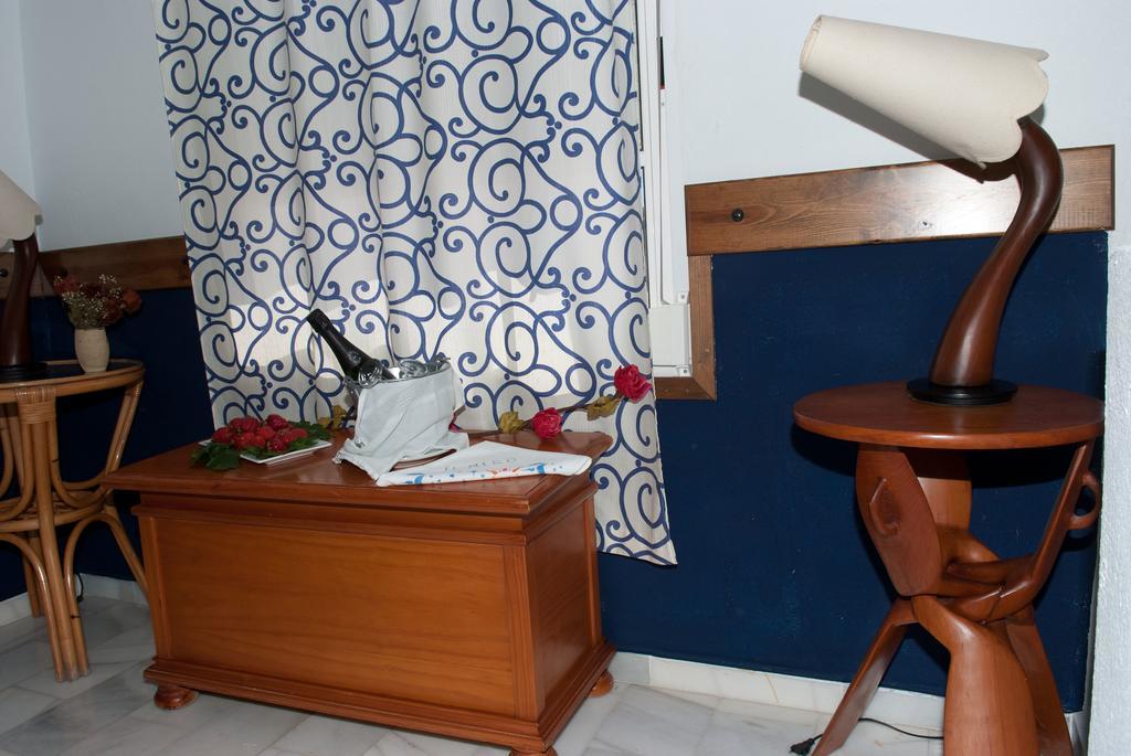 Hostal Cafeteria El Mero Zahora Bagian luar foto