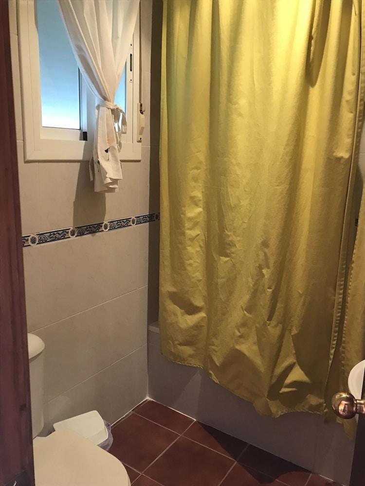 Hostal Cafeteria El Mero Zahora Bagian luar foto